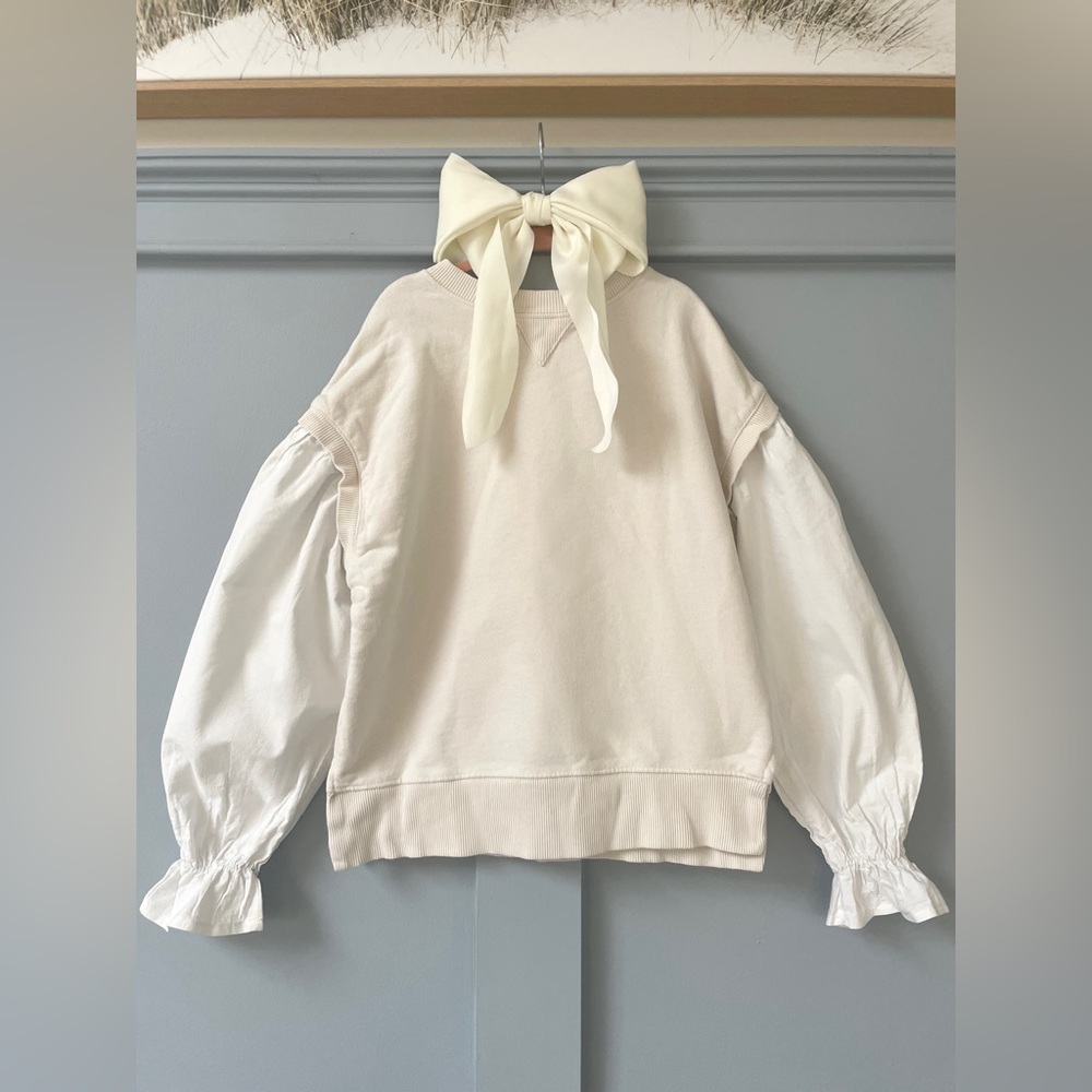Girls Zara Oversized Ivory Sweatshirt w/ Pouf White Sleeves.  So stylish!  Sz.10